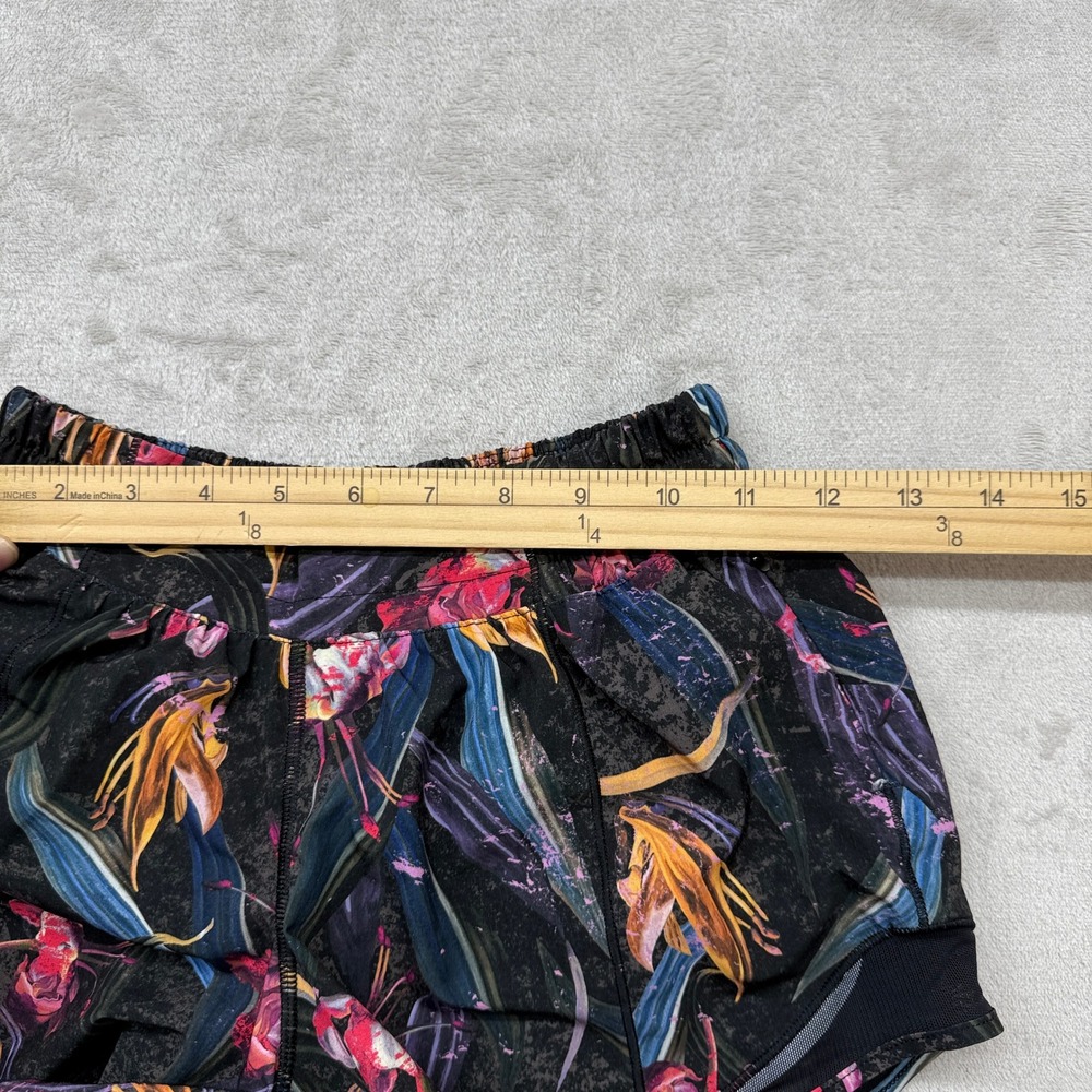 Lululemon Shorts Women's 2 Tracker Short V 4" Midnight Orchid Multi Floral Black - Picture 8 of 10